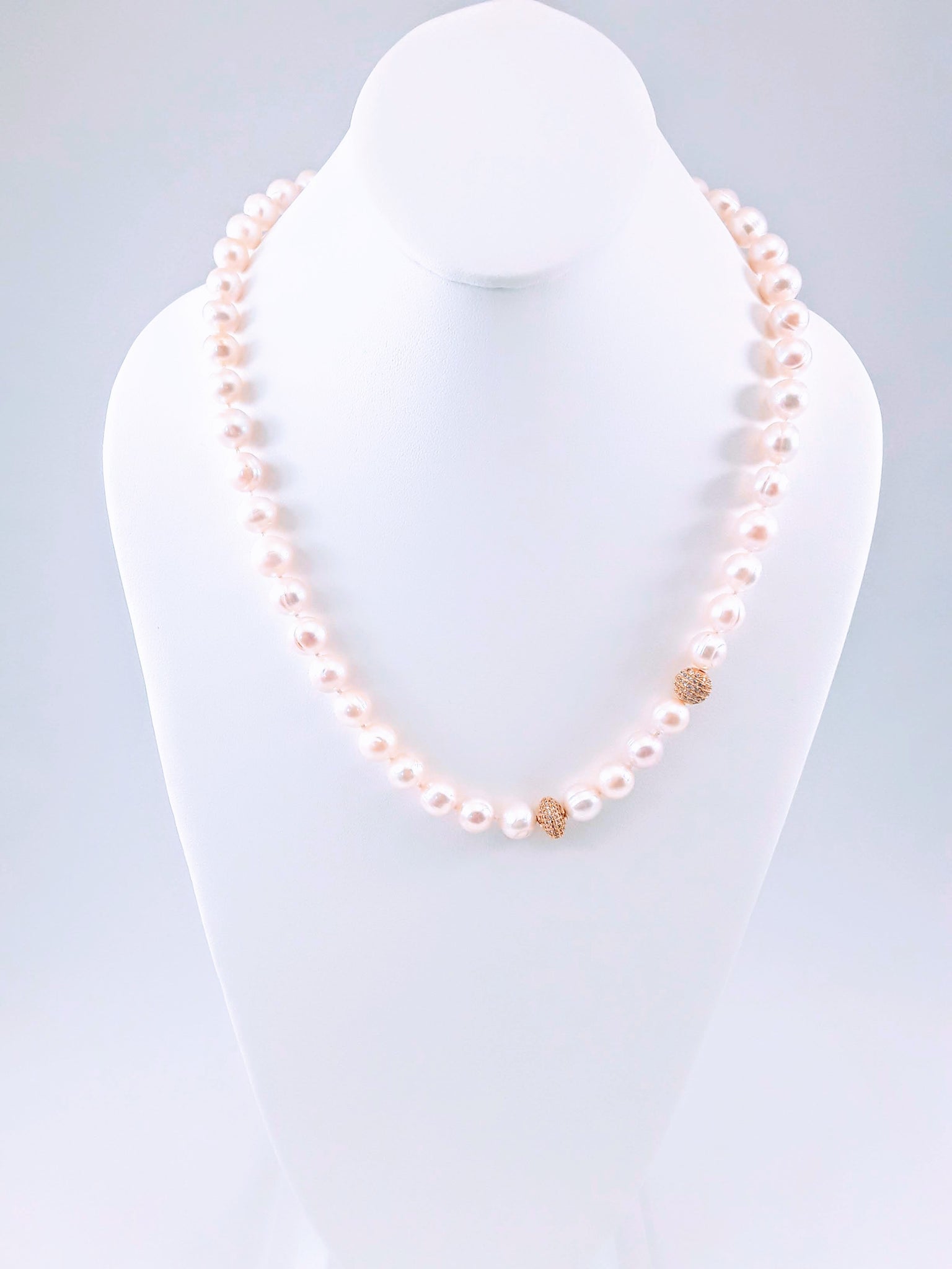 The Classic Knotted Pearl